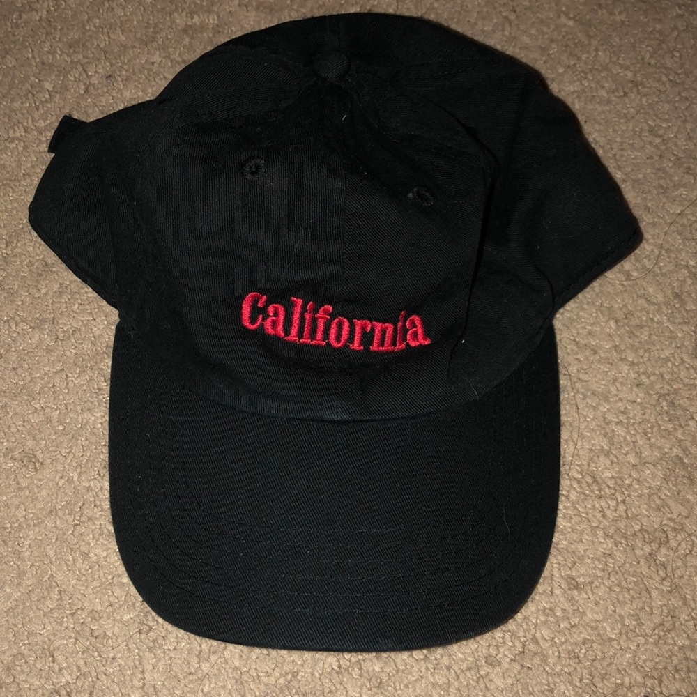 Brandy Melville California black hat